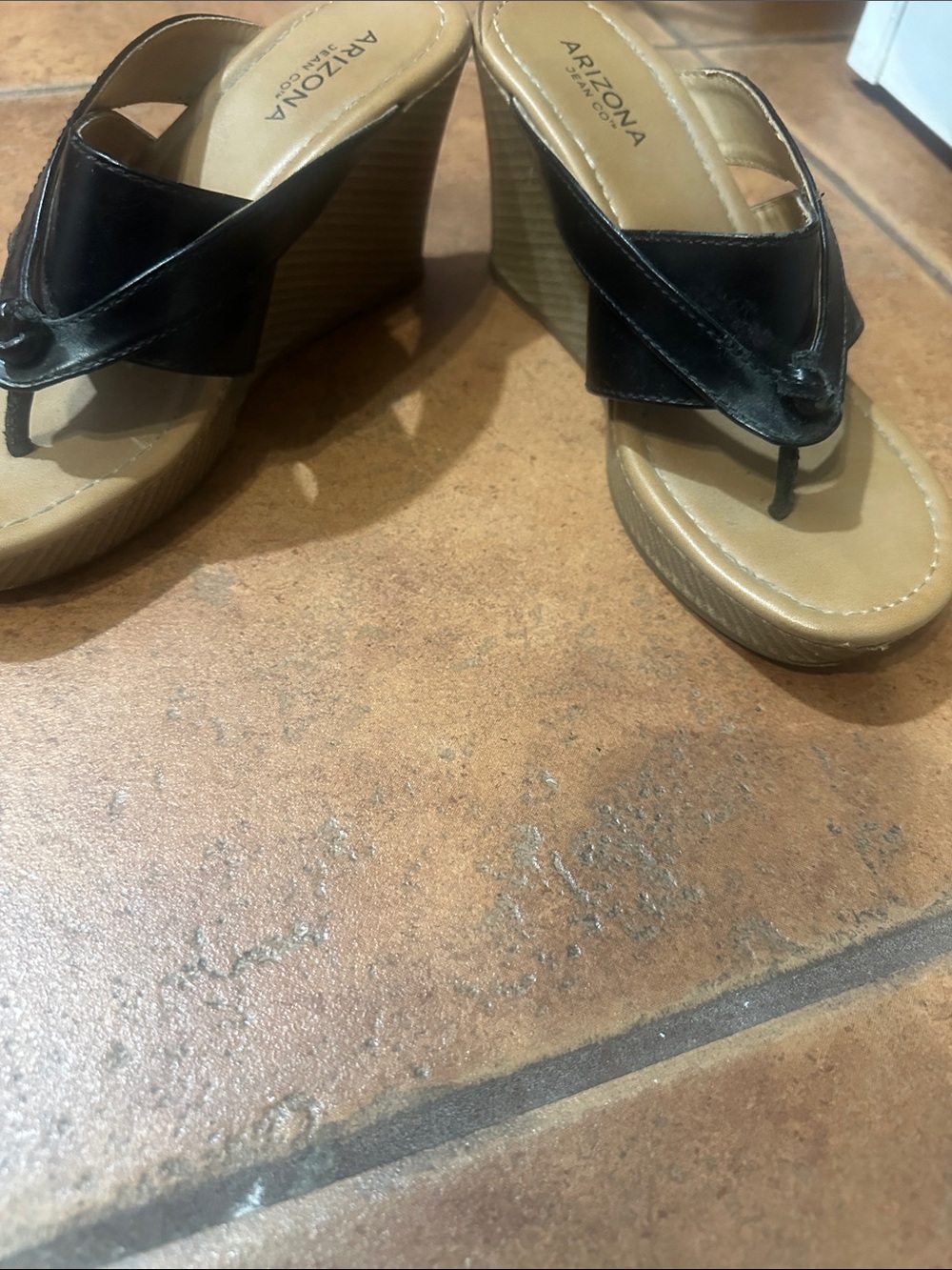 Arizona Jean Company Black Thong Wedge Sandals with Tan Footbed